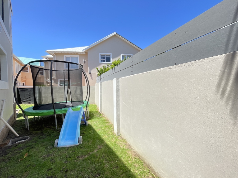 4 Bedroom Property for Sale in Marina Martinique Eastern Cape